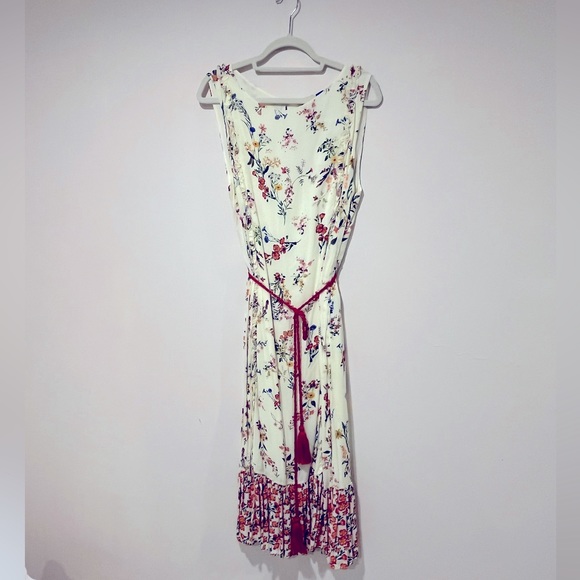 Floral sleeveless midi dress from Anthropologie - Picture 1 of 3